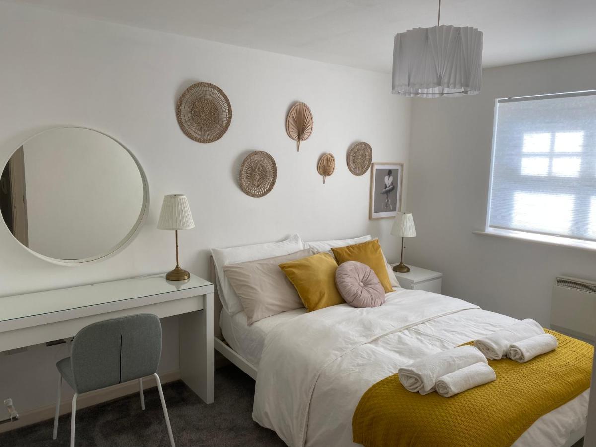 Marine Viewing 2 Bedrooms Flat Manchester Exterior foto
